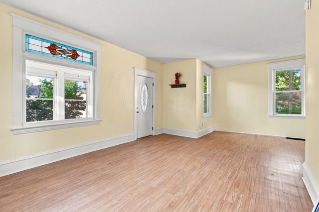 190 Annapolis Street E, West Saint Paul, MN 55118