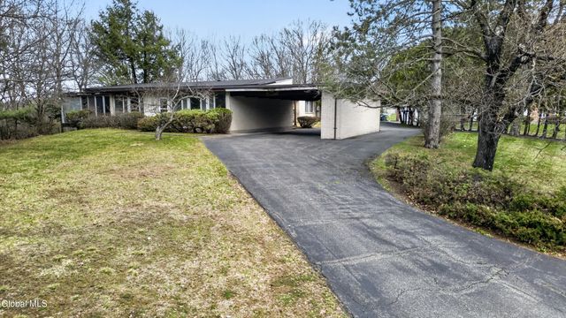 20 Alsid Court, Brunswick, NY 12180