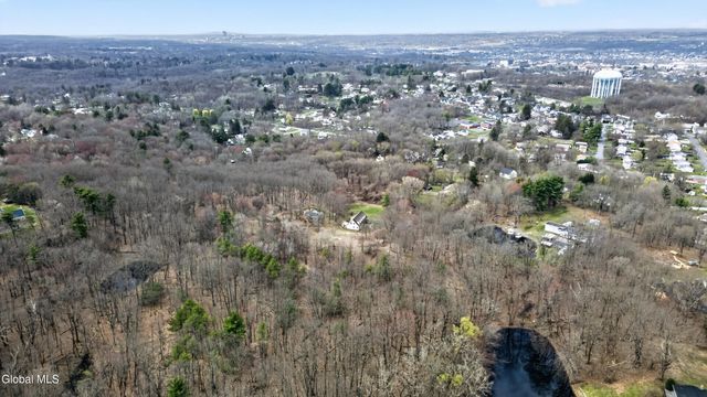 20 Alsid Court, Brunswick, NY 12180