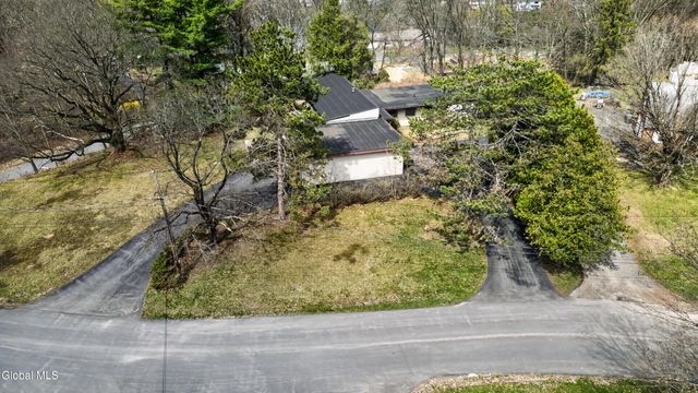 20 Alsid Court, Brunswick, NY 12180