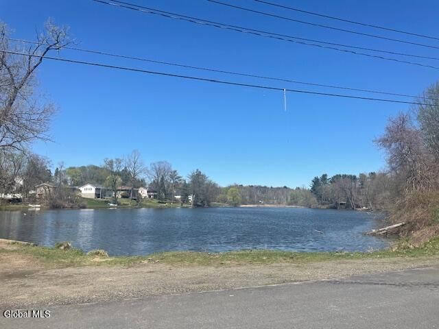20 Alsid Court, Brunswick, NY 12180