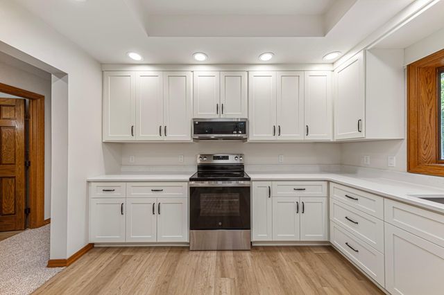 101 Pohl Road, Mankato, MN 56001