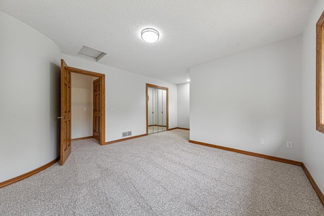 101 Pohl Road, Mankato, MN 56001