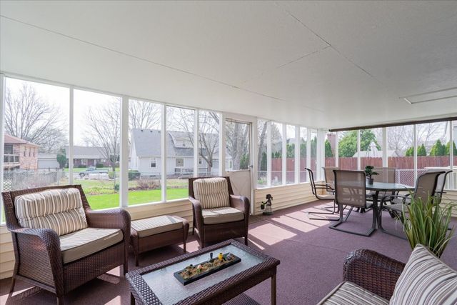 5 Devon Road, Bloomington, IL 61704