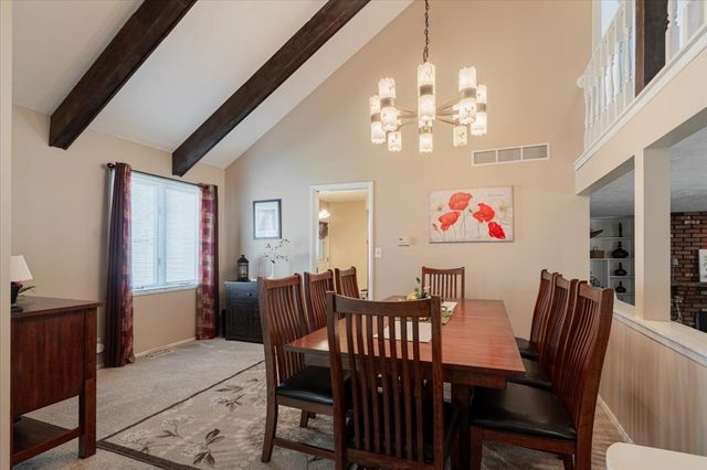 5 Devon Road, Bloomington, IL 61704