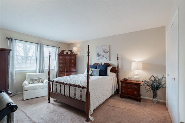 5 Devon Road, Bloomington, IL 61704