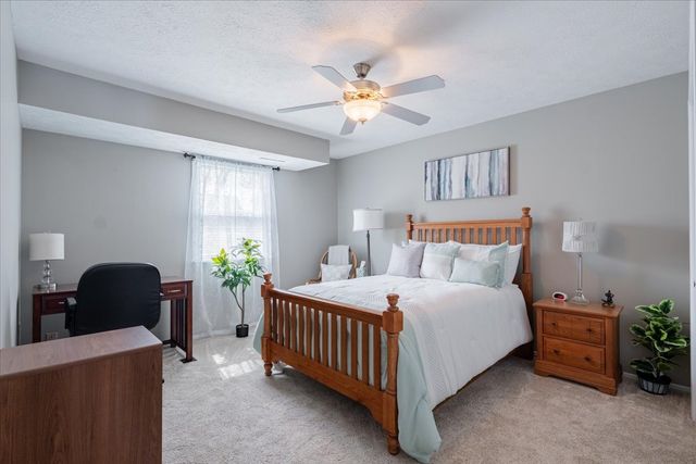 5 Devon Road, Bloomington, IL 61704