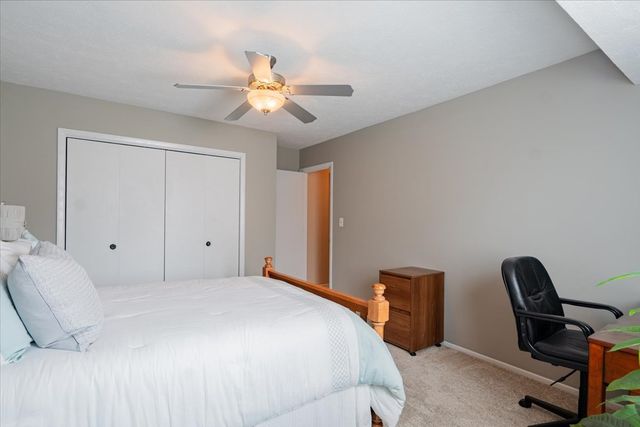 5 Devon Road, Bloomington, IL 61704