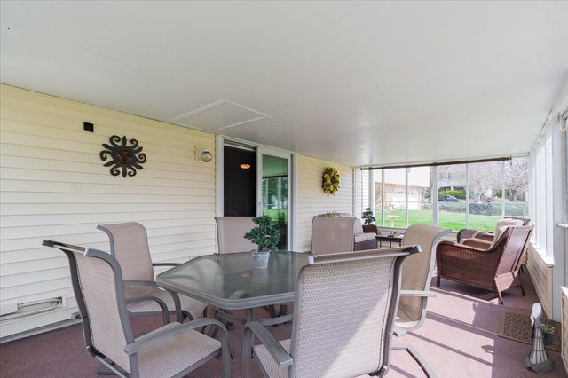 5 Devon Road, Bloomington, IL 61704