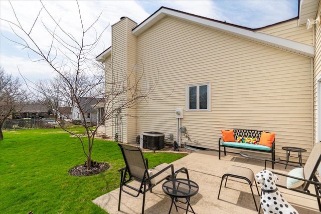 5 Devon Road, Bloomington, IL 61704