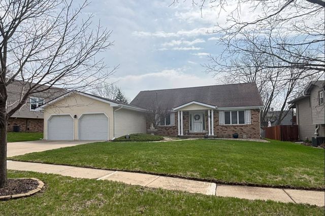 5 Devon Road, Bloomington, IL 61704