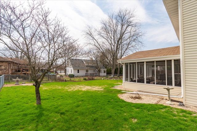 5 Devon Road, Bloomington, IL 61704