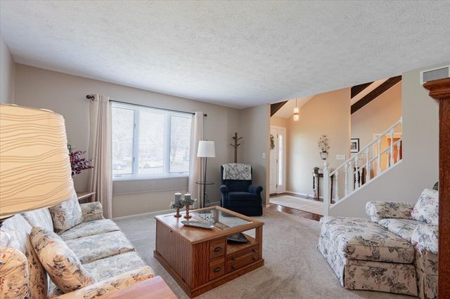 5 Devon Road, Bloomington, IL 61704