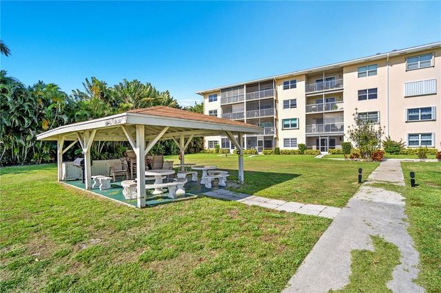 230 N FEDERAL Highway 103, Deerfield Beach, FL 33441
