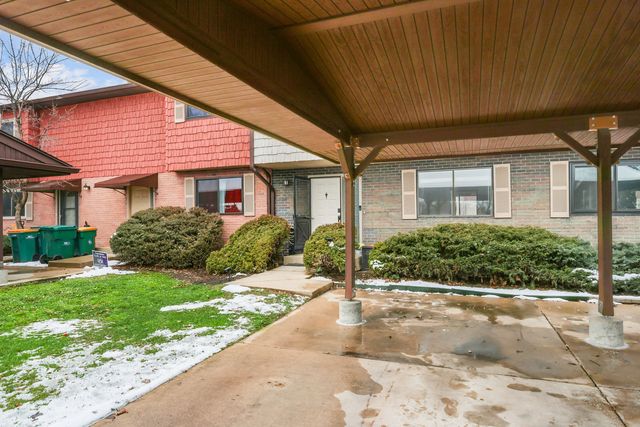 1528 Chippewa Trail, Wheeling, IL 60090