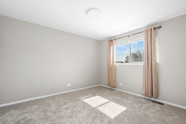 1528 Chippewa Trail, Wheeling, IL 60090