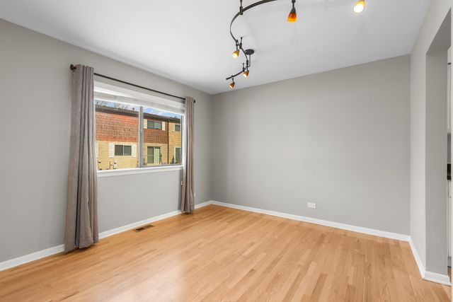 1528 Chippewa Trail, Wheeling, IL 60090