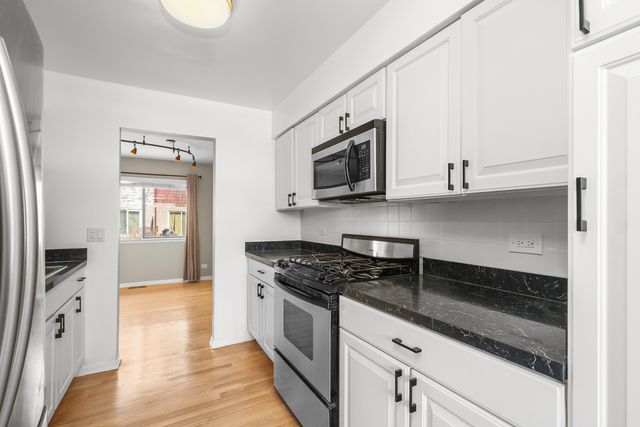 1528 Chippewa Trail, Wheeling, IL 60090