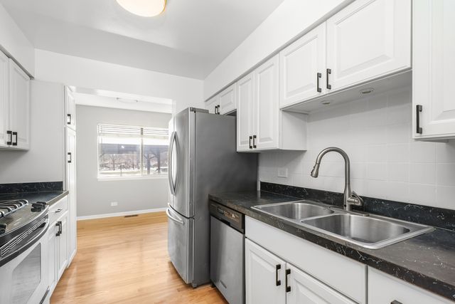 1528 Chippewa Trail, Wheeling, IL 60090