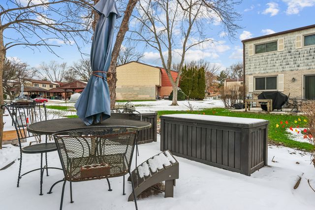 1528 Chippewa Trail, Wheeling, IL 60090