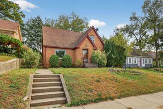 218 S Rockford Avenue, Rockford, IL 61104