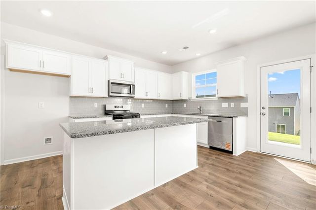 3009 Middle Creek Lane, Greensboro, NC 27405