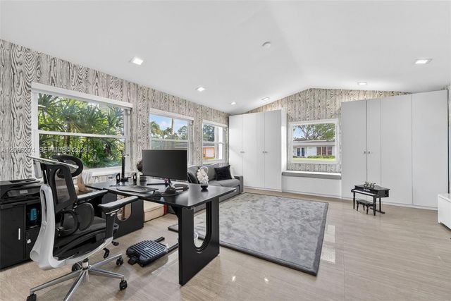 1865 NE 197th Ter, Miami, FL 33179