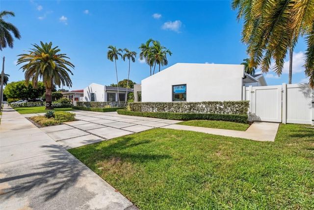 1865 NE 197th Ter, Miami, FL 33179