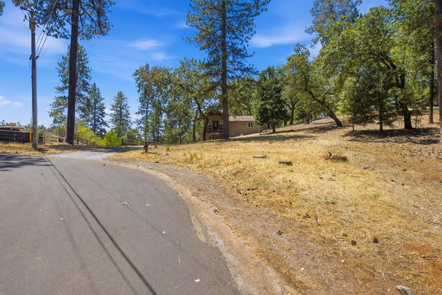 2202 Big Nugget Ct, Cool, CA 95614