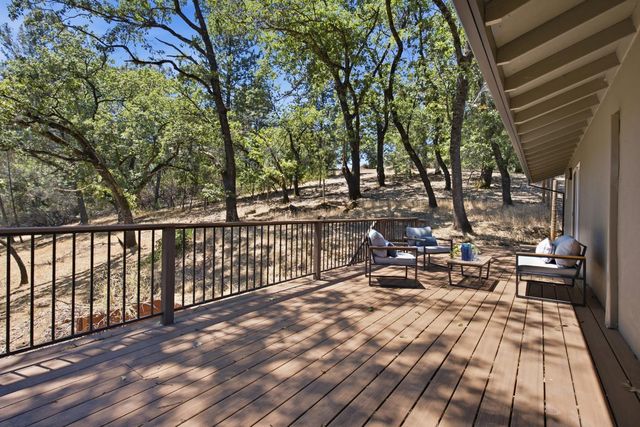 2202 Big Nugget Ct, Cool, CA 95614