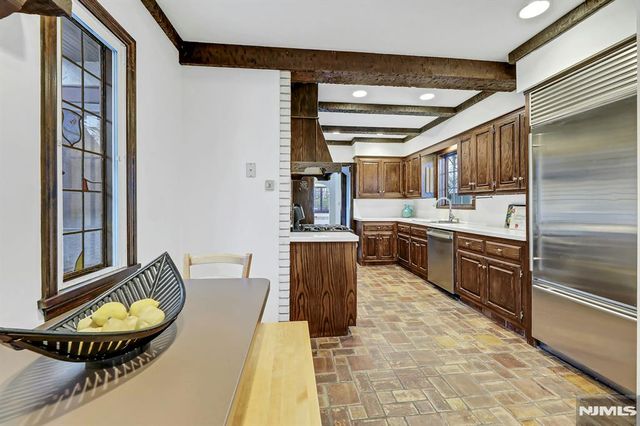 300 Churchill Road, Teaneck, NJ 07666