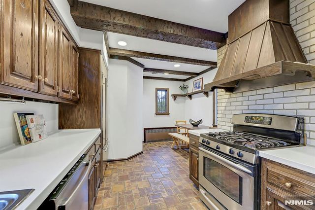 300 Churchill Road, Teaneck, NJ 07666