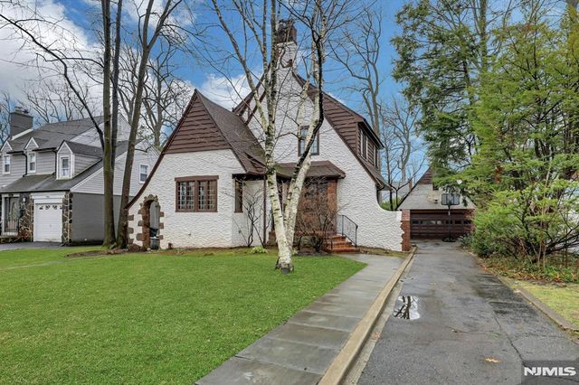 300 Churchill Road, Teaneck, NJ 07666