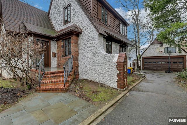 300 Churchill Road, Teaneck, NJ 07666