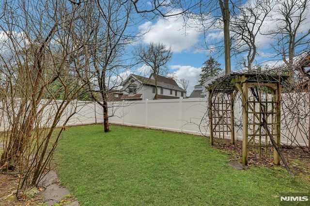 300 Churchill Road, Teaneck, NJ 07666