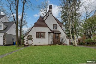 300 Churchill Road, Teaneck, NJ 07666