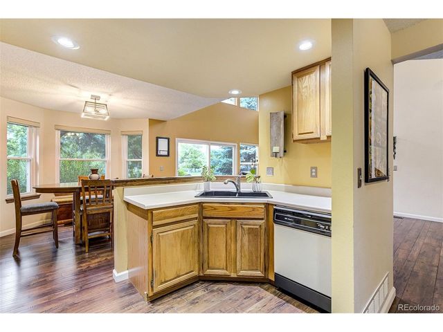 2077 E Phillips Pl, Littleton, CO 80122