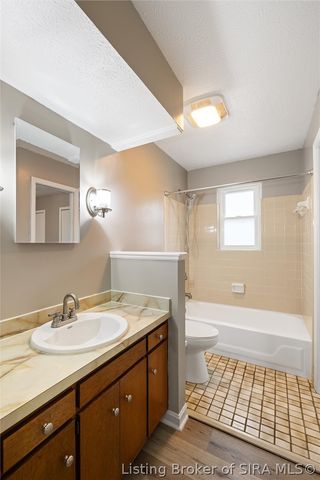 4600 Scott Drive, Jeffersonville, IN 47130