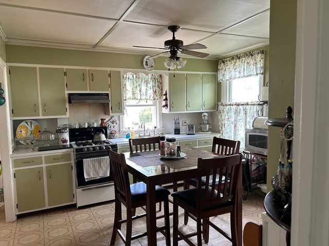 115 Cedar St, New Bedford, MA 02740