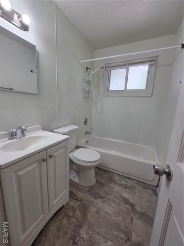 5614 Sanborn Drive, St Louis, MO 63121