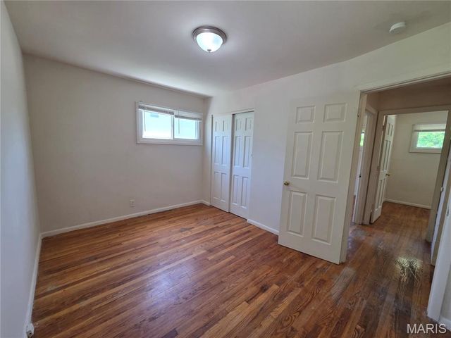 5614 Sanborn Drive, St Louis, MO 63121