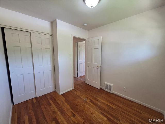 5614 Sanborn Drive, St Louis, MO 63121