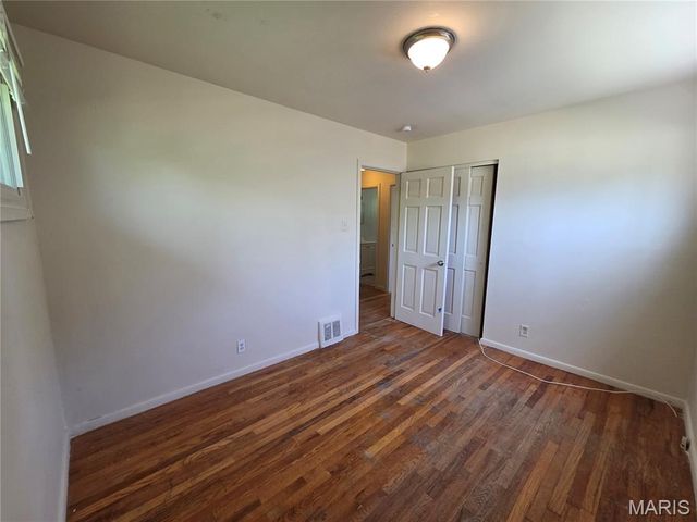 5614 Sanborn Drive, St Louis, MO 63121