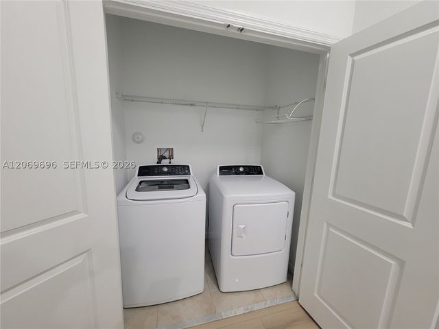 1107 NW 40th Ter 1107, Lauderhill, FL 33313