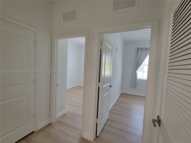 1107 NW 40th Ter 1107, Lauderhill, FL 33313