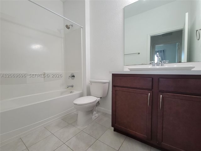 1107 NW 40th Ter 1107, Lauderhill, FL 33313