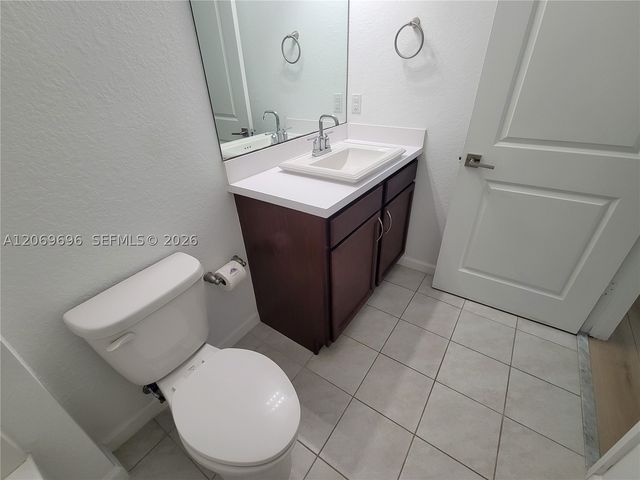 1107 NW 40th Ter 1107, Lauderhill, FL 33313