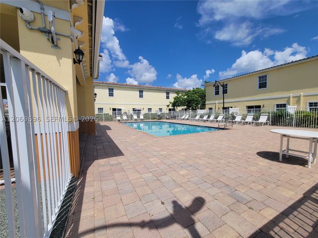 1107 NW 40th Ter 1107, Lauderhill, FL 33313