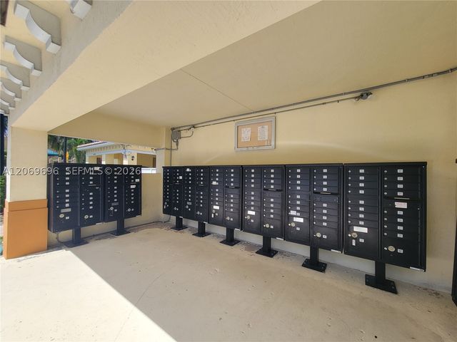 1107 NW 40th Ter 1107, Lauderhill, FL 33313