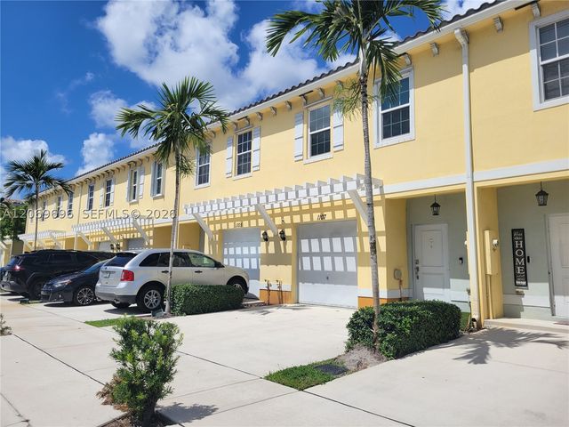 1107 NW 40th Ter 1107, Lauderhill, FL 33313